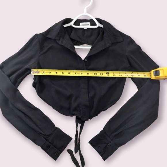 Superdown Backless Button Up Cropped Blouse - Picture 6 of 9